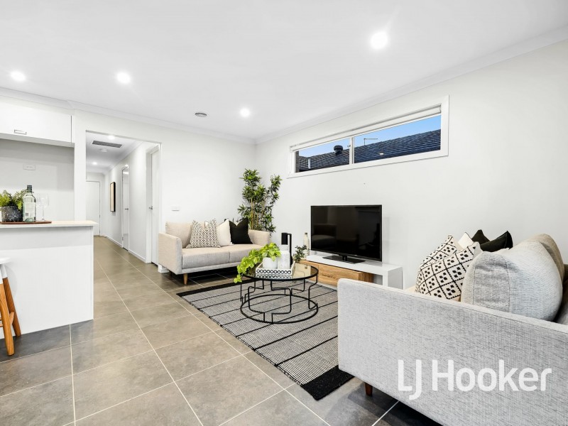 16 Manchester Boulevard, Officer VIC 3809