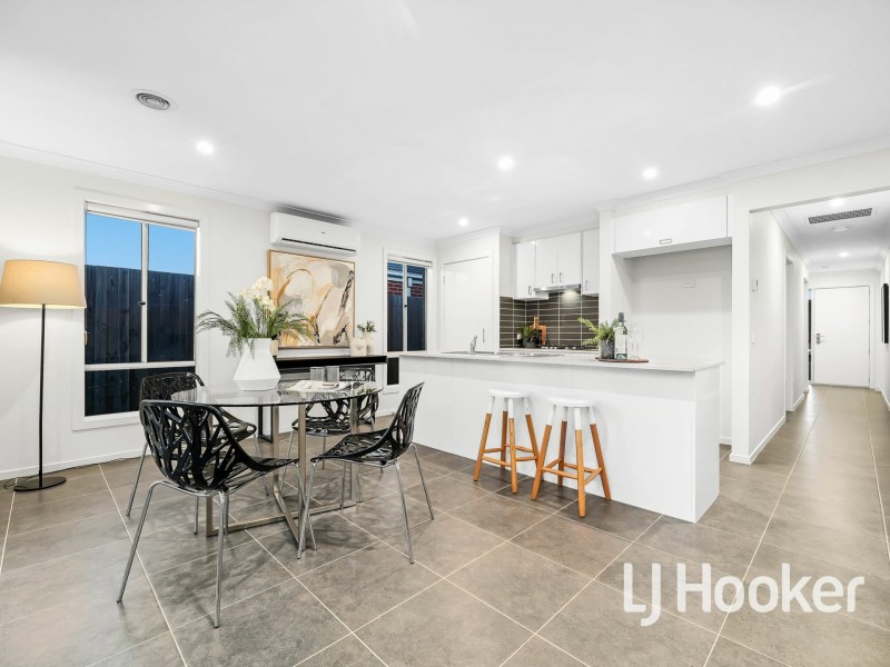 16 Manchester Boulevard, Officer VIC 3809