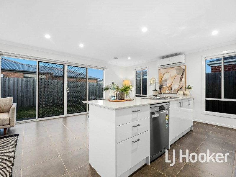 16 Manchester Boulevard, Officer VIC 3809