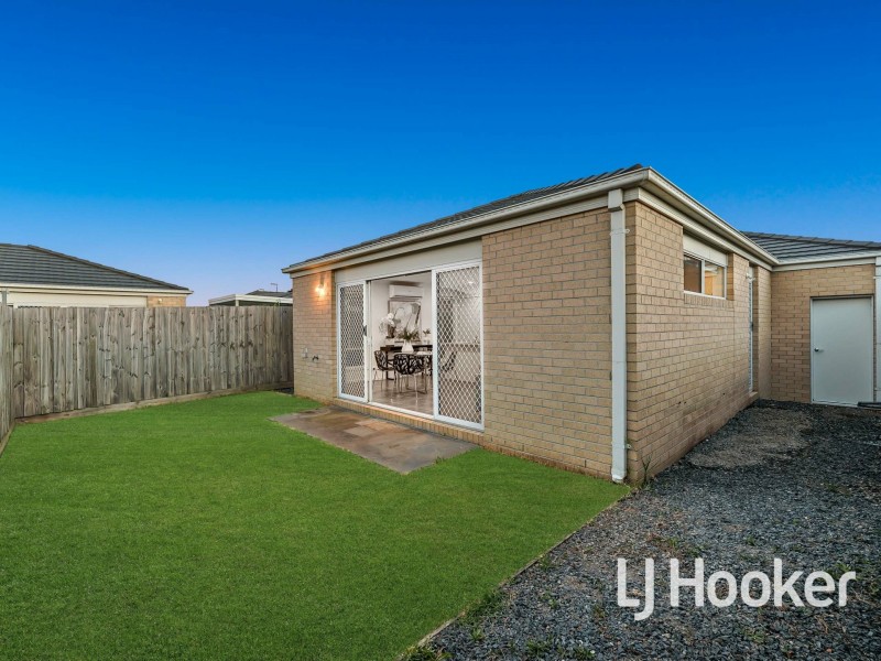 16 Manchester Boulevard, Officer VIC 3809