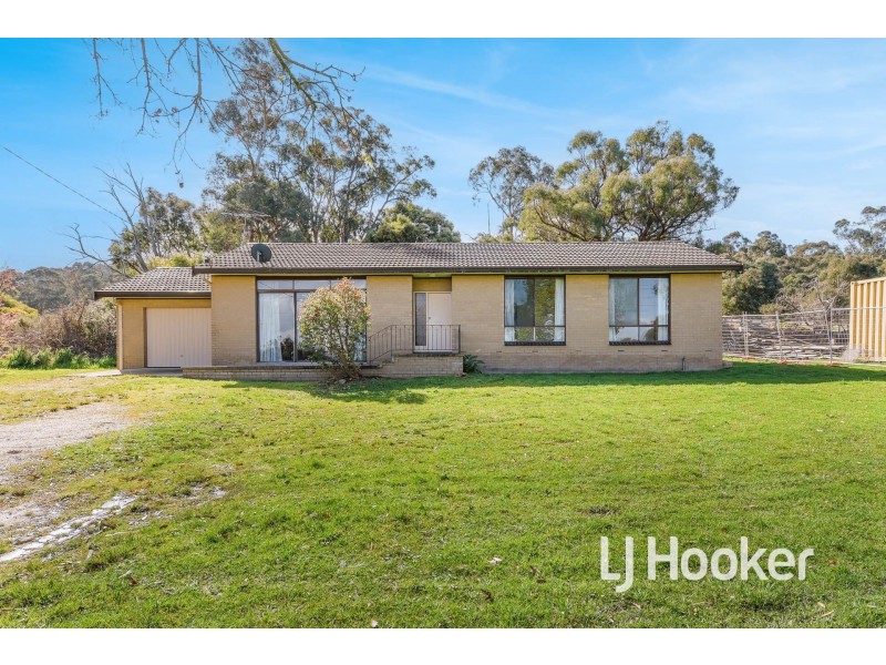 96 Railway Avenue, Garfield VIC 3814