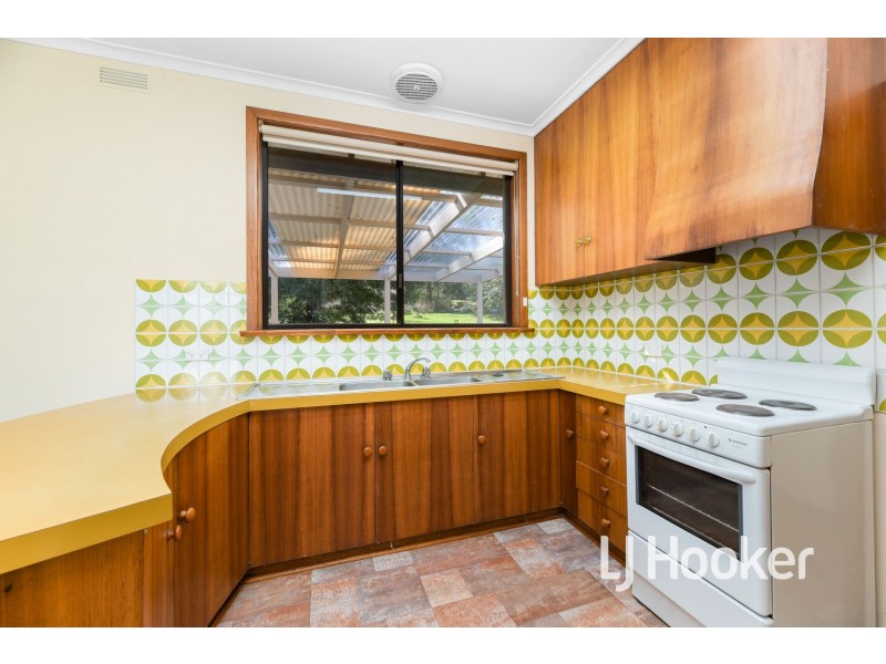 96 Railway Avenue, Garfield VIC 3814