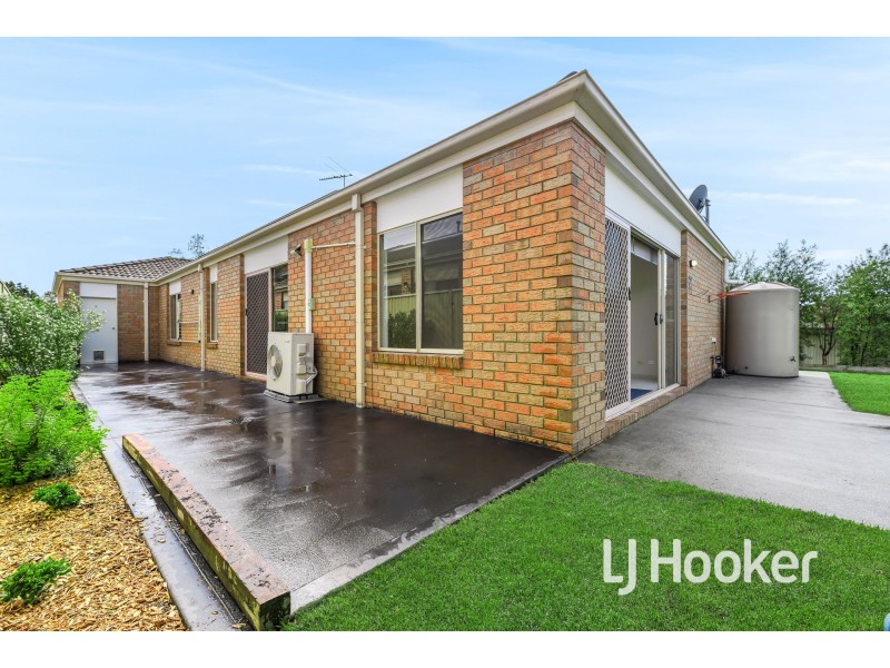 1 Azure Court, Pakenham VIC 3810