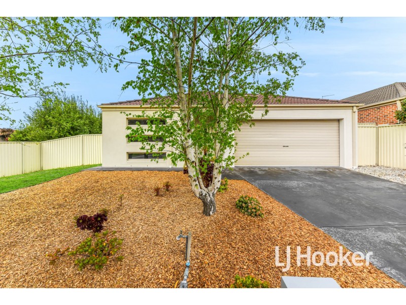 1 Azure Court, Pakenham VIC 3810