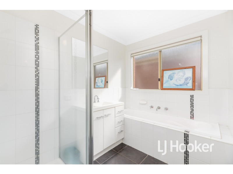 3/14 Shakespeare Court, Drouin VIC 3818