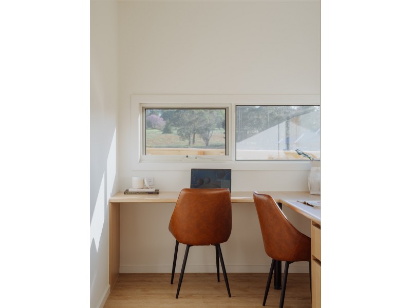 27 Simmental Street, Drouin VIC 3818