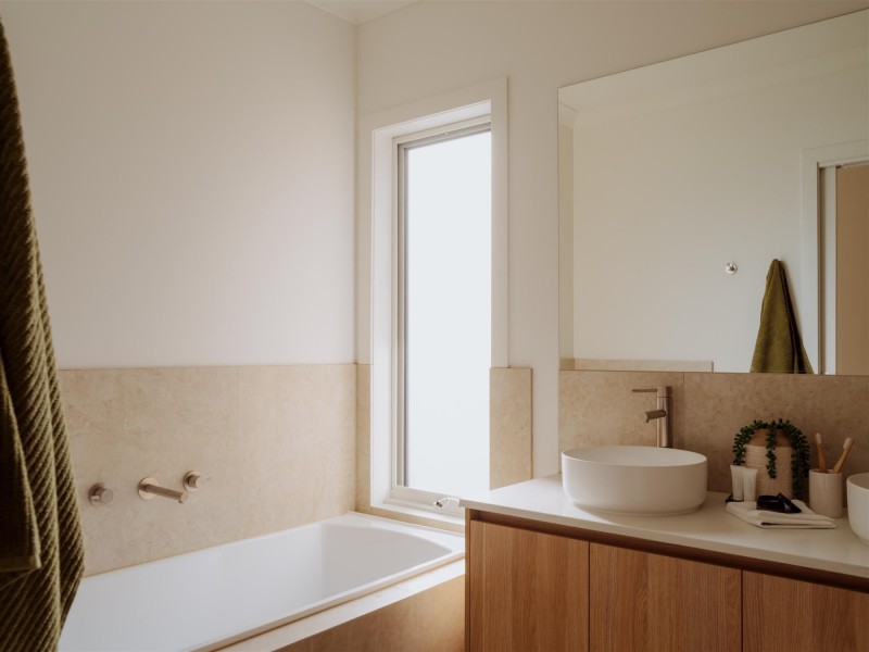 27 Simmental Street, Drouin VIC 3818