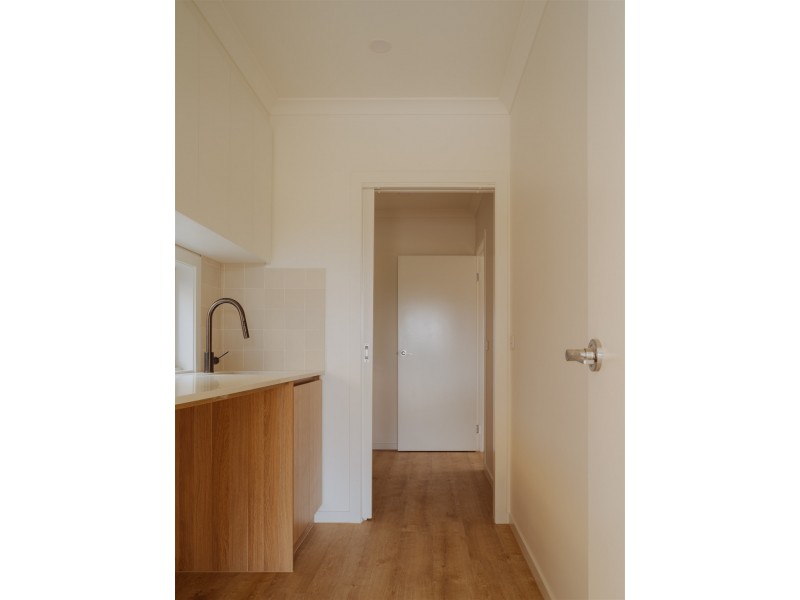 27 Simmental Street, Drouin VIC 3818