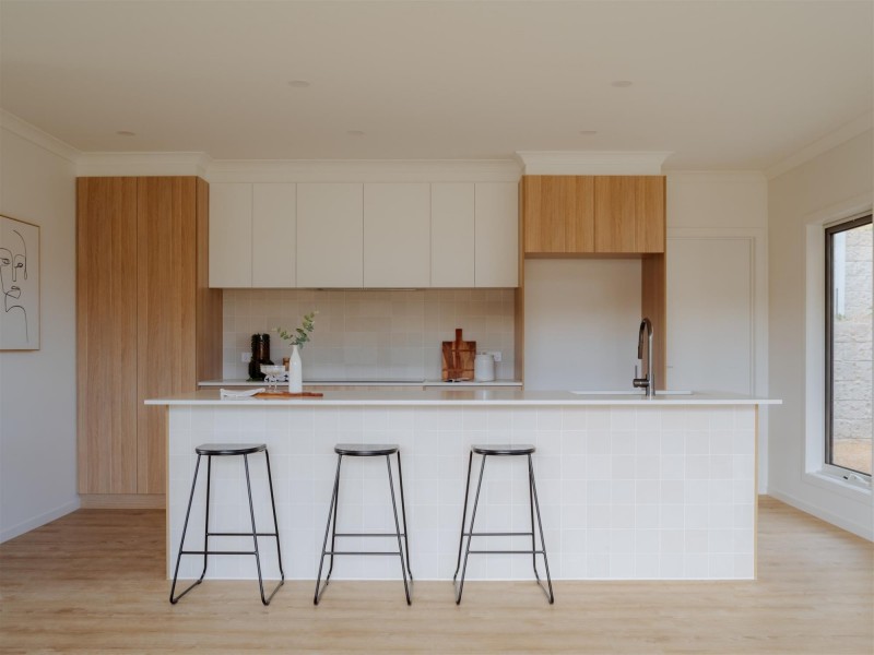 27 Simmental Street, Drouin VIC 3818