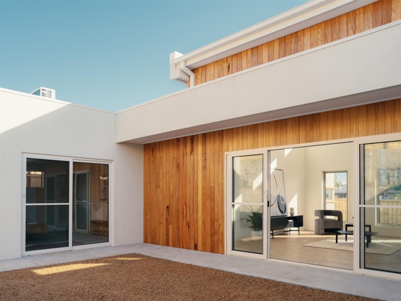 27 Simmental Street, Drouin VIC 3818