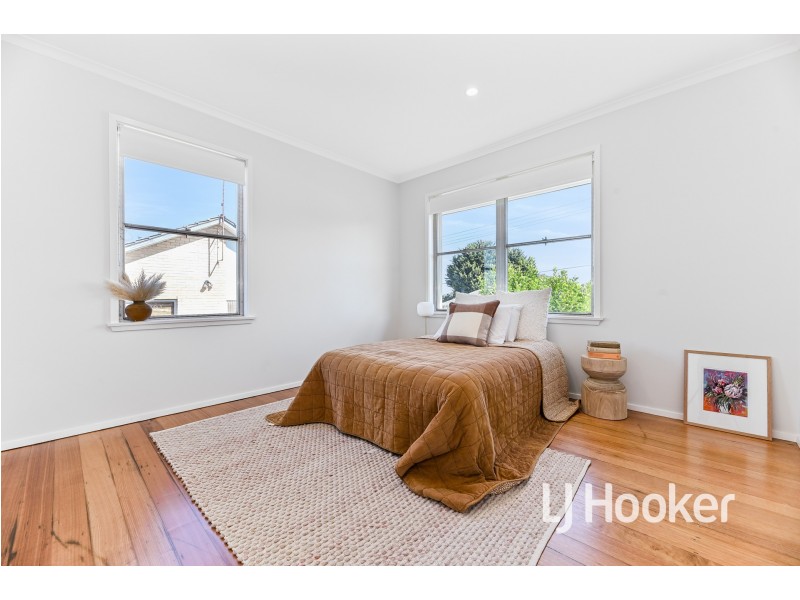 8 Deveney Street, Pakenham VIC 3810