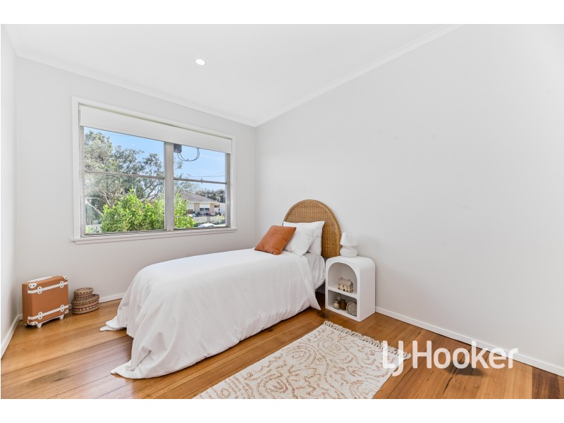 8 Deveney Street, Pakenham VIC 3810