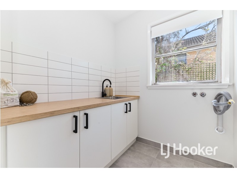 8 Deveney Street, Pakenham VIC 3810