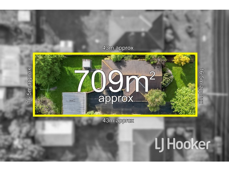 16 Barrington Drive, Pakenham VIC 3810