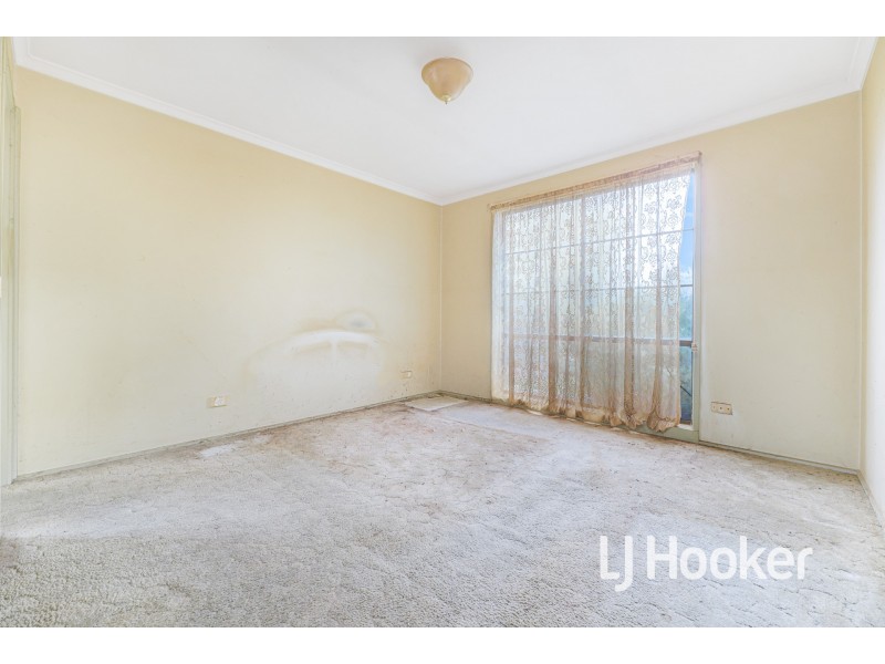 16 Barrington Drive, Pakenham VIC 3810