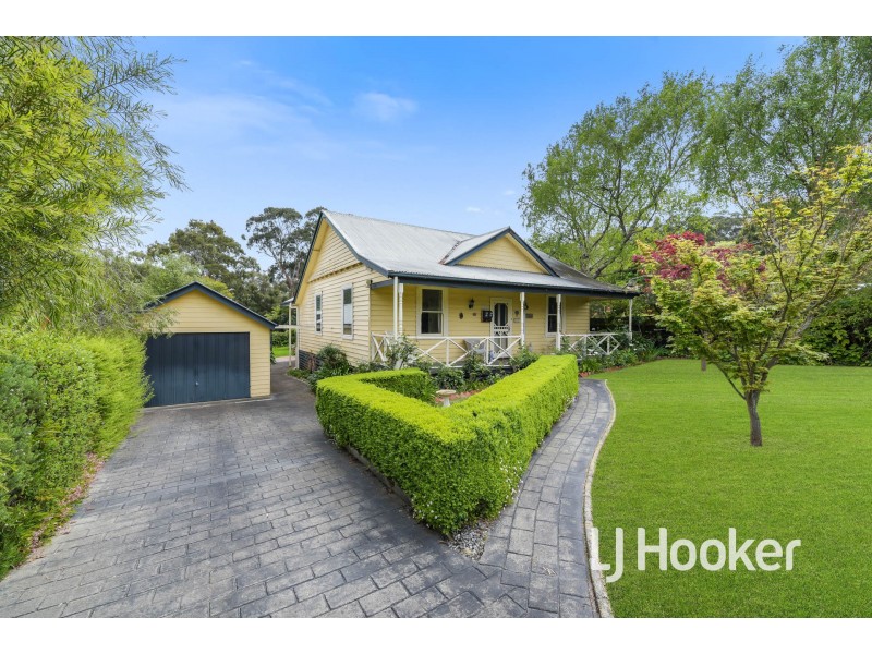 15 Garfield Road, Garfield VIC 3814