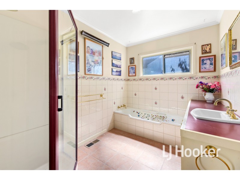 15 Garfield Road, Garfield VIC 3814