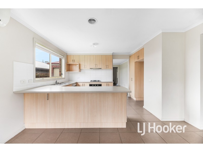 5 Tribuzi Close, Pakenham VIC 3810