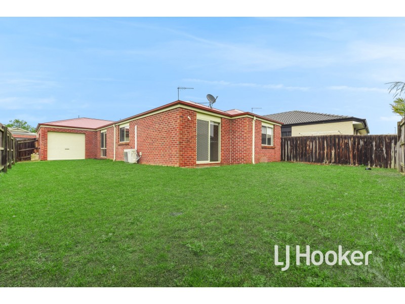 5 Tribuzi Close, Pakenham VIC 3810