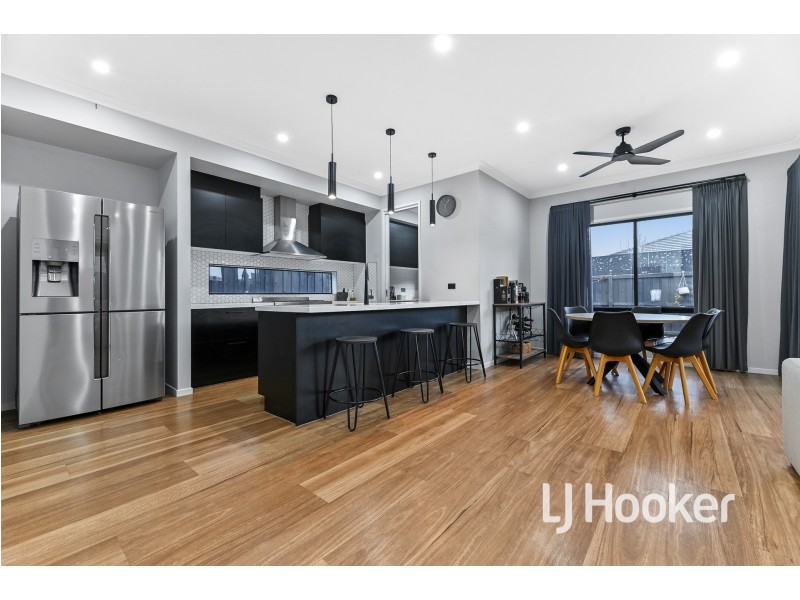 65 Kaduna Drive, Officer South VIC 3809