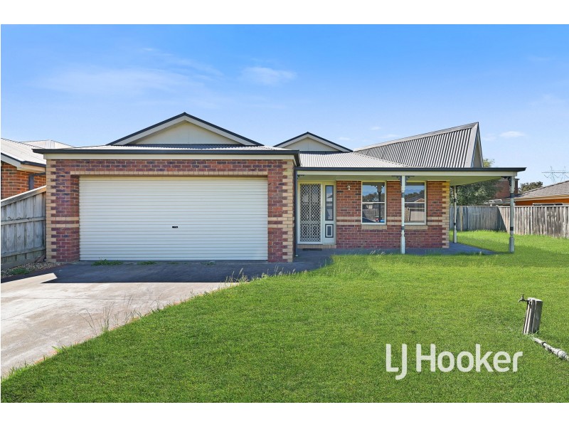 8 Glade Court, Cranbourne VIC 3977