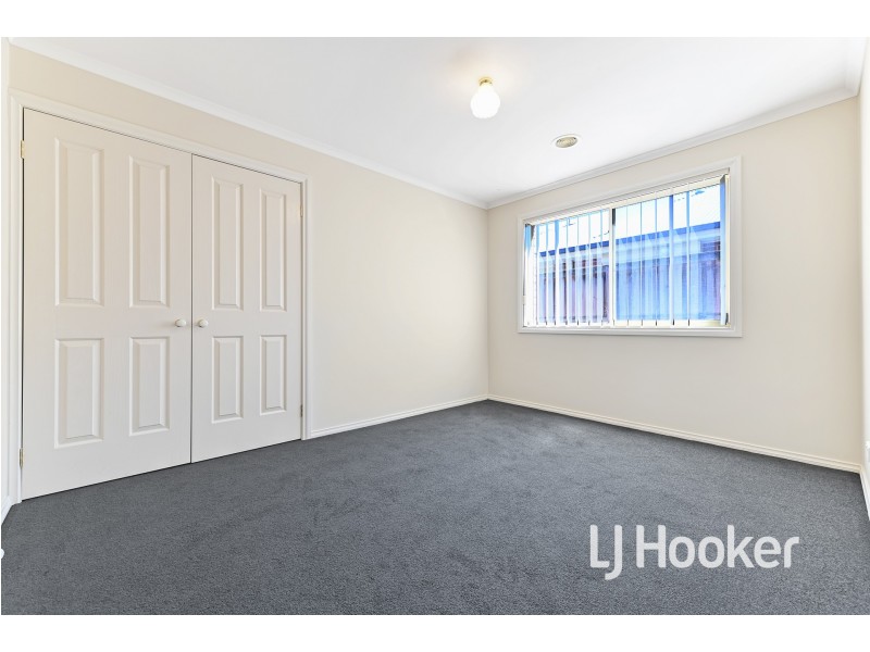 8 Glade Court, Cranbourne VIC 3977