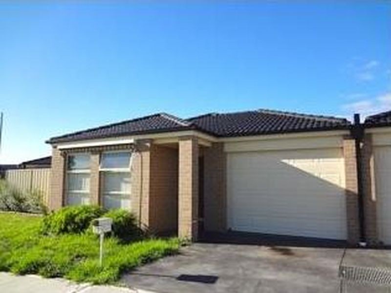 25 Webster Way, Pakenham VIC 3810