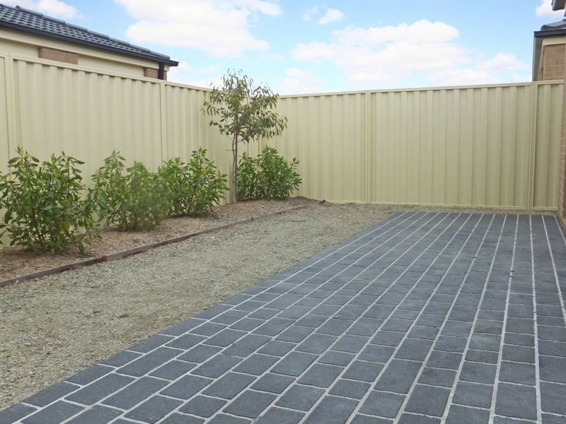 25 Webster Way, Pakenham VIC 3810