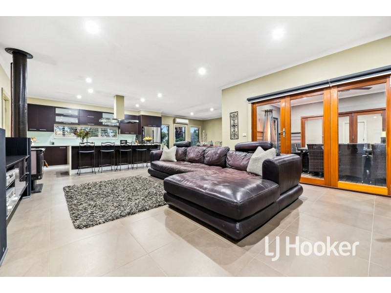 50 Gordon Road, Pakenham Upper VIC 3810