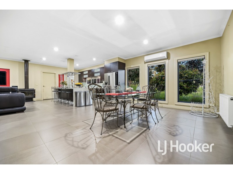 50 Gordon Road, Pakenham Upper VIC 3810