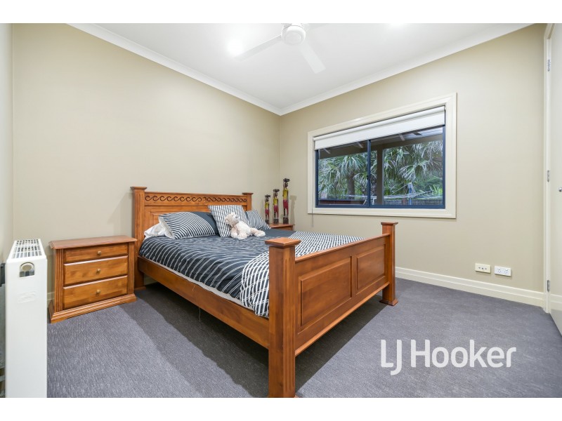 50 Gordon Road, Pakenham Upper VIC 3810