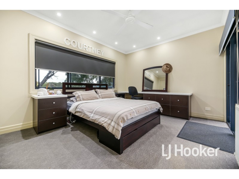 50 Gordon Road, Pakenham Upper VIC 3810