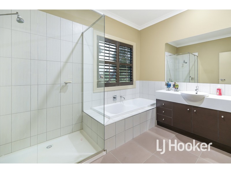 50 Gordon Road, Pakenham Upper VIC 3810