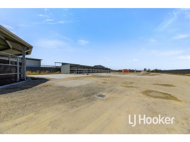 11 Knights Court, Tynong VIC 3813
