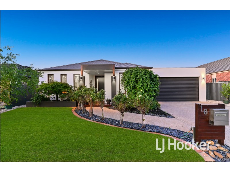 16 Everly Circuit, Pakenham VIC 3810