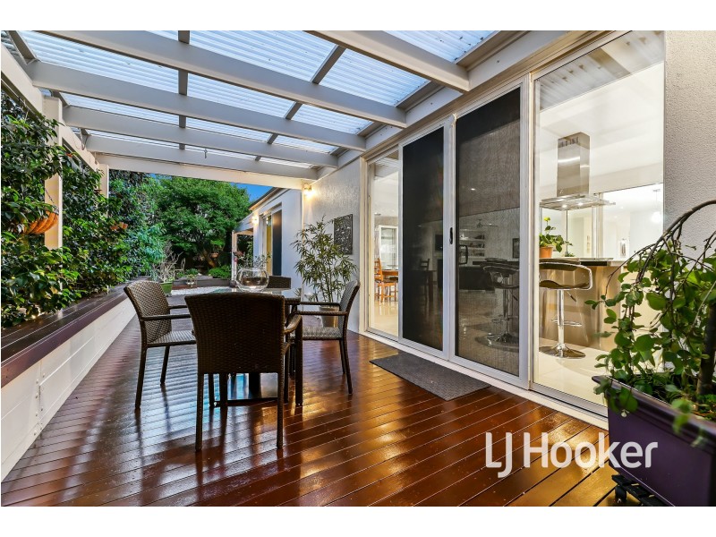 16 Everly Circuit, Pakenham VIC 3810