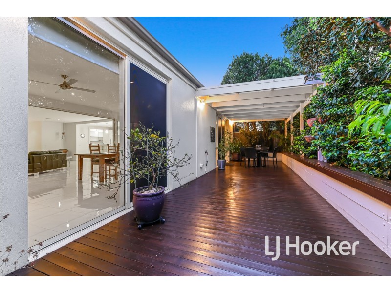 16 Everly Circuit, Pakenham VIC 3810