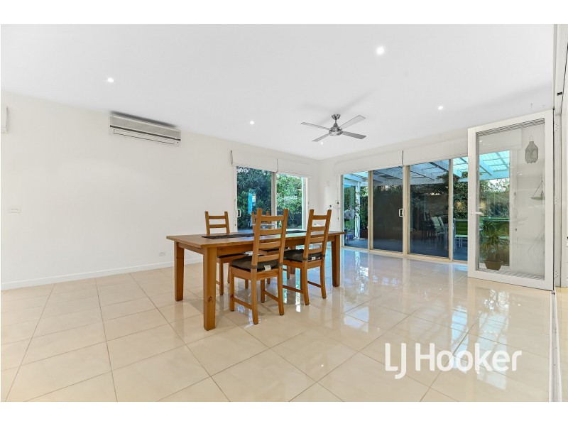 16 Everly Circuit, Pakenham VIC 3810