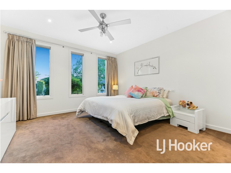 16 Everly Circuit, Pakenham VIC 3810