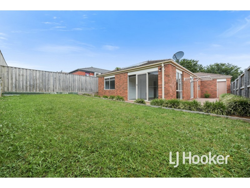 17 Kimberley Grove, Pakenham VIC 3810