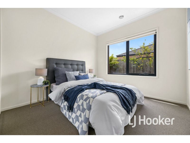 28 Bellerive Avenue, Officer VIC 3809