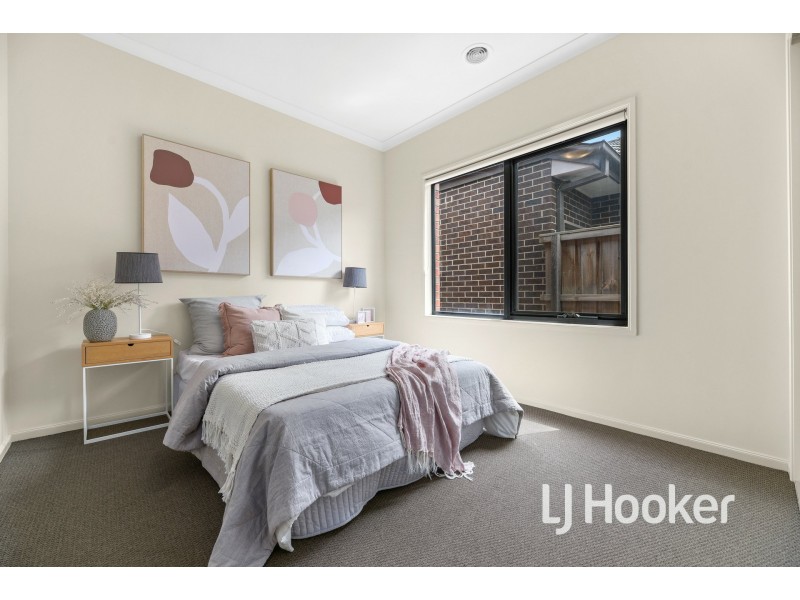 28 Bellerive Avenue, Officer VIC 3809