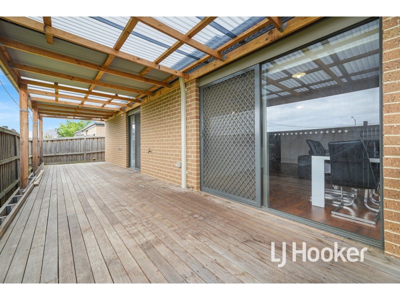 4 Abbeyard Drive, Clyde VIC 3978