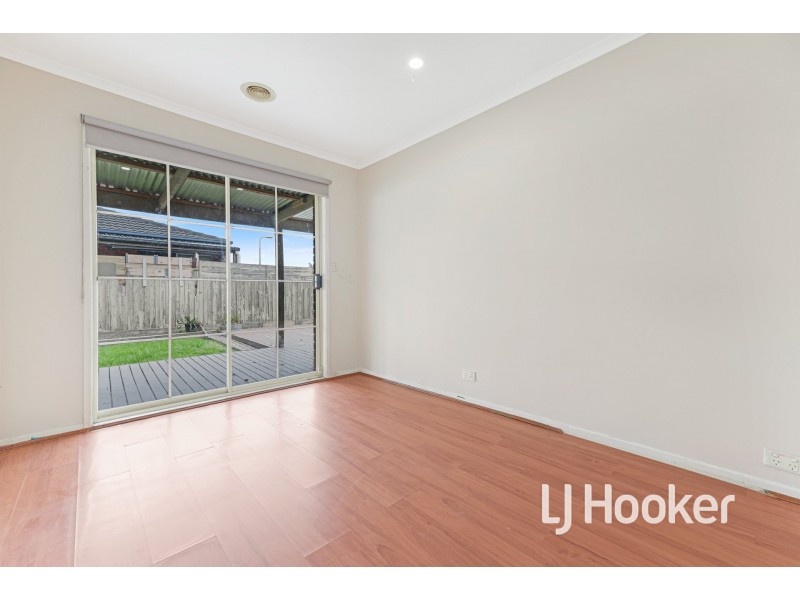 6 Kent Mews, Cranbourne North VIC 3977