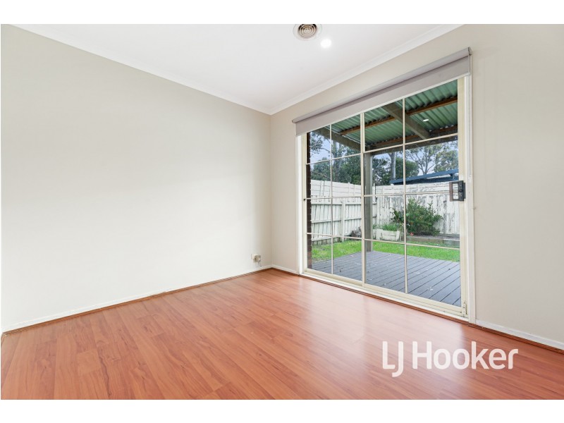 6 Kent Mews, Cranbourne North VIC 3977