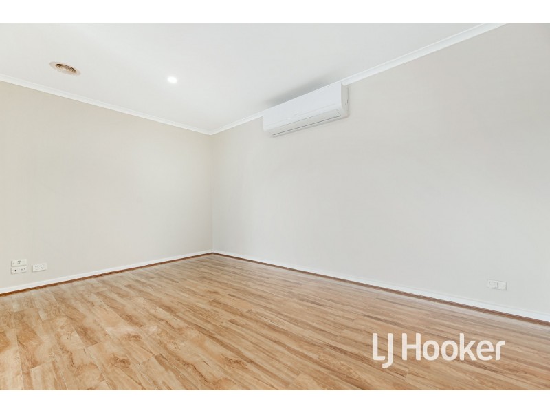 6 Kent Mews, Cranbourne North VIC 3977