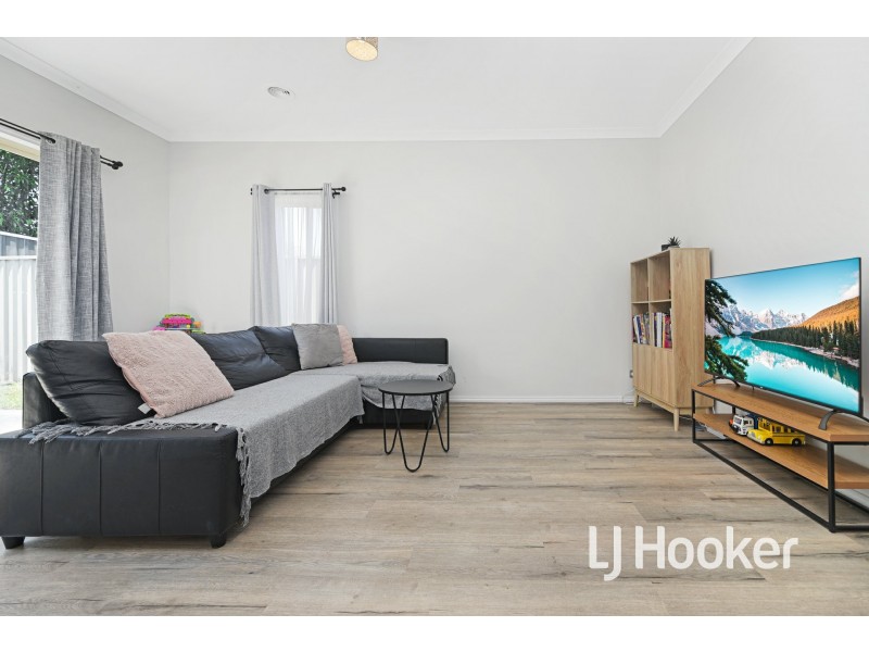 4 MacAlister Place, Pakenham VIC 3810