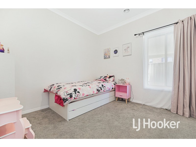 4 MacAlister Place, Pakenham VIC 3810