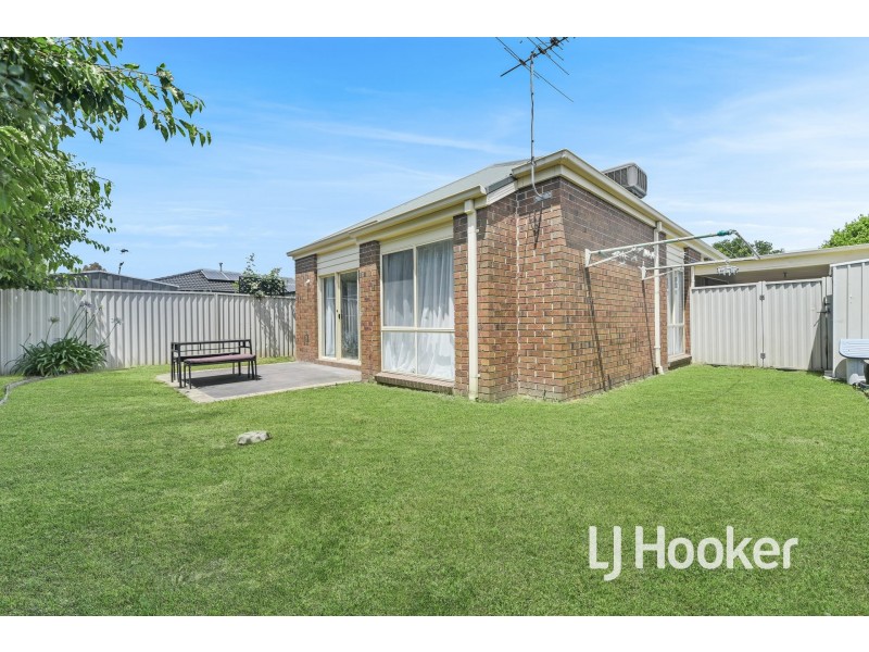 4 MacAlister Place, Pakenham VIC 3810