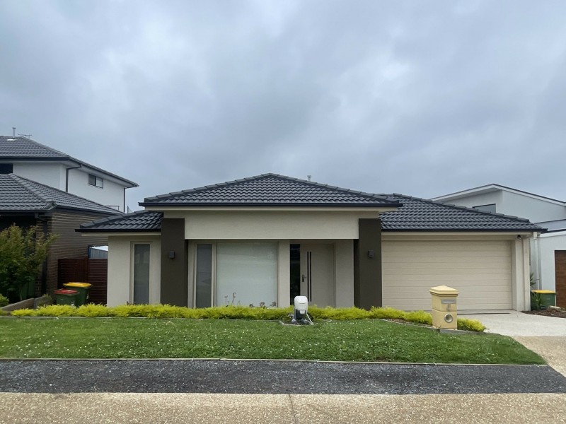 4 Rosebrook Rise, Officer VIC 3809